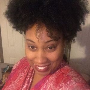 Meet your Posher, Latoya